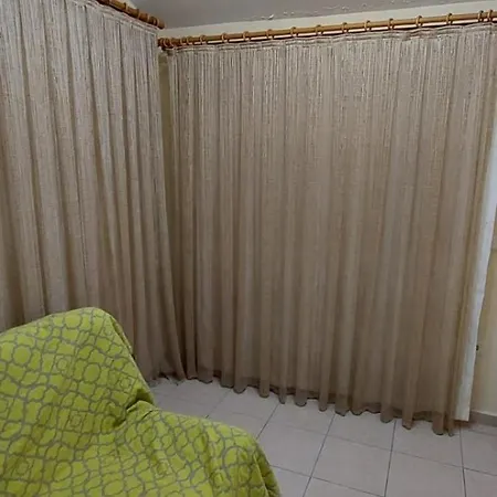 Apartamento A 5-bedroom Duplex With A Swimming Pool And A Garden